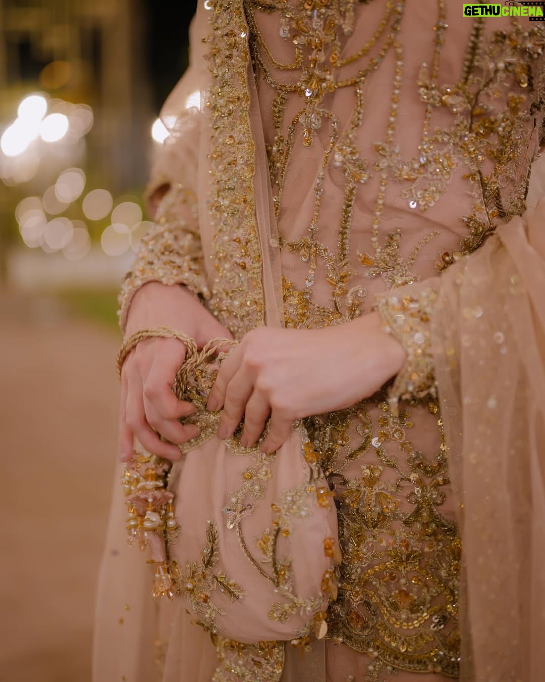 Sabeena Syed - 8.7K Likes - Obsessed tbh 😍🫶🏼
• • • • •
👗: @kanwalmalik.official
📸: @takesbytwo
💄: @mimi_does_makeup_