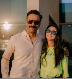 Sabeena Syed Instagram - Ain’t it all - just so wholesome? 🥹🫰🏻☀️

• • •
📸: @takesbytwo