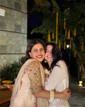Sabeena Syed Instagram - Festivities of favourites 🥹🫶🏼💘 #dholki