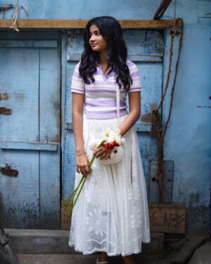Sachana Namidass Instagram - 🌷🌹

PC: @iam.rams_ 
Makeover by : @glam_and_glossy_with_lakshmi 
.
.
.
#sachana #sachananamidass #trend #instapic #instagood #insta #instacool #instalike #instadaily #instacool