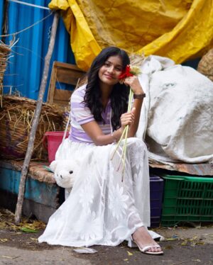 Sachana Namidass Instagram - 🌷🌹

PC: @iam.rams_ 
Makeover by : @glam_and_glossy_with_lakshmi 
.
.
.
#sachana #sachananamidass #trend #instapic #instagood #insta #instacool #instalike #instadaily #instacool