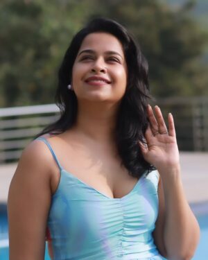Sadhika Venugopal Instagram - 🩷🩵🩷💙💛🤎🧡🩶🤍💚❤️
🎥 @baljithm 
Celebrity management @vishnukmenon22 @arunkrishnarakesh 
Location KH Club kodencheri calicut 

NB : 🚨🚨🚨DO NOT REPOST ON YOUR FEED, YOU TUBE OR FACEBOOK WITHOUT MY PERMISSION.
However sharing in your story is appreciated 👍