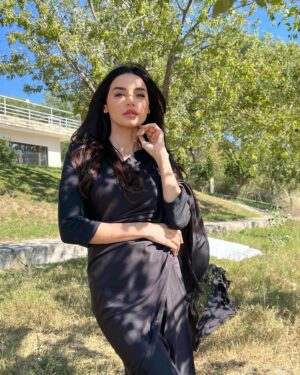Sadia Khan Instagram - #behindthescenes #sadiakhan #imranabbas #greentv
