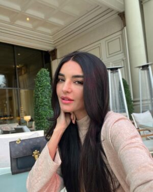 Sadia Khan Instagram - ✨🖤