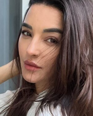 Sadia Khan Instagram - "Finding bliss in the simple pleasures 🌙🤍✨