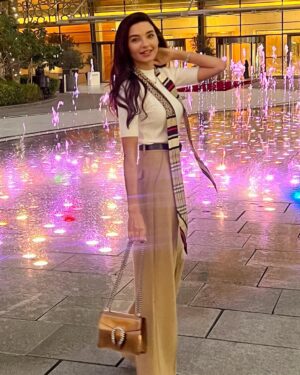 Sadia Khan Instagram - "Finding bliss in the simple pleasures 🌙🤍✨