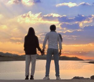 Sadia Khan Instagram - Here we’re coming back again…soon, very soon. @imranabbas.official @sadiakhanofficial #pakistanidrama