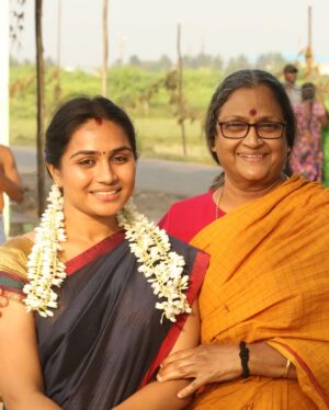 Salma Arun Instagram - #nirammarumulagil ❤️