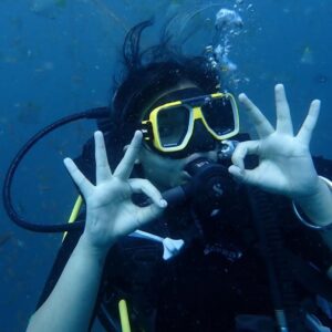 Saloni Daini Instagram - 🌊👨‍🎤