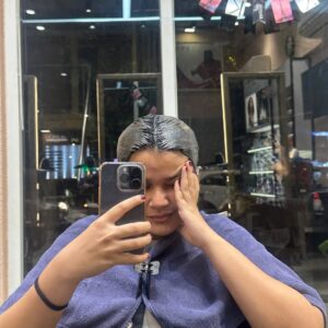 Saloni Daini Instagram - One month, two hair colors 🎨