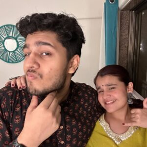 Saloni Daini Instagram - One month, two hair colors 🎨