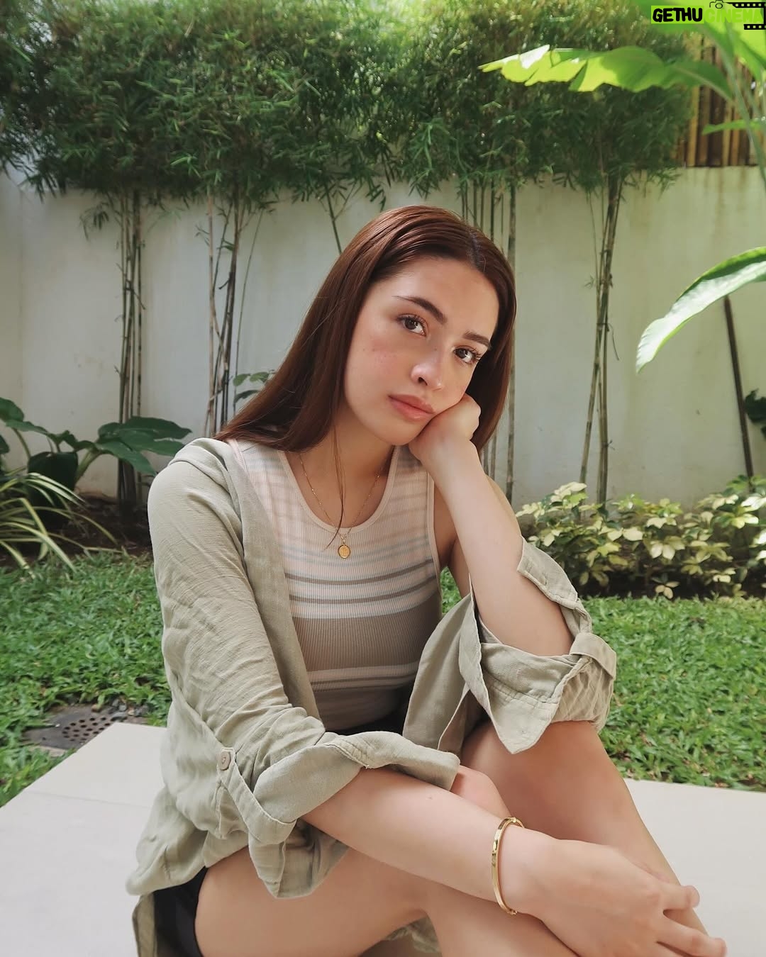 Sam Cruz - 3 Likes - taking you through my day—☕️
in @americaneaglephilippines staples to keep it comfy and cute from morning to night 💫
see my stories for the full fit! #AEOPH
