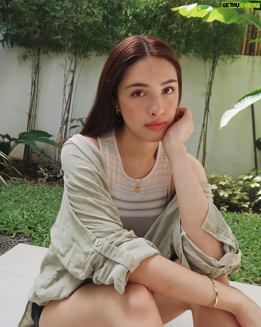 Sam Cruz - 3 Likes - taking you through my day—☕️
in @americaneaglephilippines staples to keep it comfy and cute from morning to night 💫
see my stories for the full fit! #AEOPH