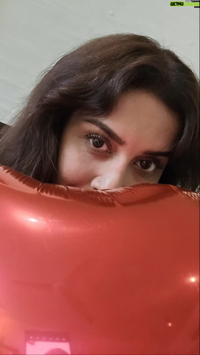 Saman Ansari - 495 Likes - My birthday 2025 on set! Such a lovely surprise, I feel so blessed!
Thank you so much every one.
š¤š«¶š¤