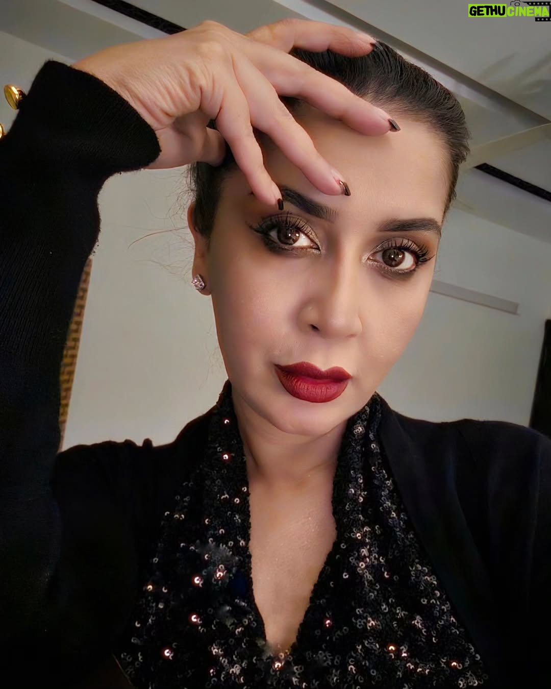 Saman Ansari - 465 Likes - Heartfelt #gratitude is my new year's resolution
May 2025 bring endless possibilities of amazing opportunities, good health and true prosperity to all of you!
šā¤ļøš„° #thesamanansari