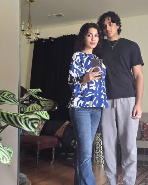 Saman Ansari Instagram - My one and only is off to college! #proudmom

🎓🩺🥰

Seeing him off with lots of love, prayers and good vibes.