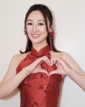 Samantha Ko Instagram - 😘
Happy CNY✨
恭喜發財🧧 身心健康💪🏼
心想事成♥️ 事業順利🏆
笑口常開😄 闔家平安🥳 

Happy Family, Happy Friends, Happy Me😘😂😂

#sammko