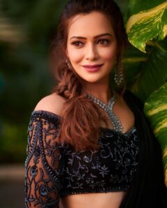 Actress Samiksha Bhatnagar HD Photos and Wallpapers October 2024
