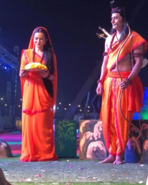 Samiksha Bhatnagar Instagram - Jai Shri Ram 🕉️🙏 Ram Mandir rises, symbolizing unity, peace, and cultural pride. 

Feeling blessed  to witness #RamMandir Inauguration at his birth place #Ayodhya in my lifetime 😇

500 Years Struggle of our ancestors will finally come to end on 22 Jan 2024. Historical day of #RamMandirPranPratishtha in Ayodhya #RamJanmbhoomi 🛕

Shri Ram teaches us: in adversity, find strength; in chaos, seek harmony; in faith, discover miracles.

Jai Shri Ram 🙏🕉️