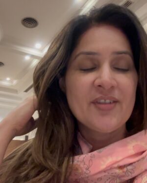 Sampada Vaze Instagram - Blurred bits of life! 🎞️
#bombay 
#varanasi 
#pune