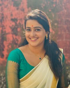 Actress Samskruthy Shenoy HD Photos and Wallpapers March 2025