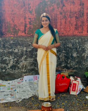 Samskruthy Shenoy Instagram - Attukaal pongala 2025 🙏🏻❤️

Beautiful neck chain from @sucha4u ❤️

#attukaalpongala #samskruthyshenoy #trivandrumdiaries