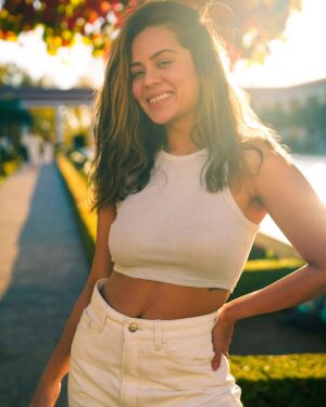 Sana Saeed Instagram - You are already so far from where you were last year, you deserve to be proud of yourself 🕊️✨

#loveyourself #takecareofyourself #photooftheday #moodmagic #youmatter #yourlifematters #youarebeautiful #letstogethermakethisyearcount #november #2024