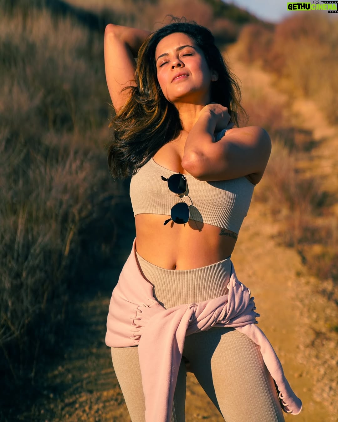 Sana Saeed - 6.9K Likes - Start and end each day believing you deserve the very best ♥️✨
#february #2025 #letstogethermakethisyearcount #photooftheday #losangeles #california #weekend #weekendmood #weekendvibes #sunshine #sendinglove #hike #hikelife #fitnessmotivation