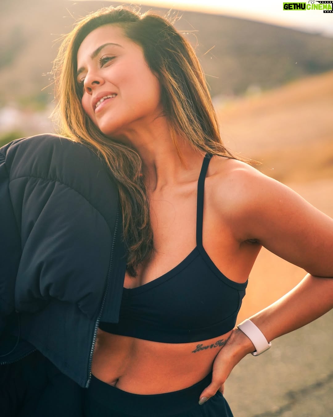 Sana Saeed - 5.6K Likes - 2025 is personal!!
Whatever makes us happy we are doing it 💪♥️
#january #2025 #letstogethermakethisyearcount #photooftheday #losangeles #california #thursday #thursdayvibes #thursdaymotivation #sunshine #sendinglove #hike #hikelife #fitnessmotivation