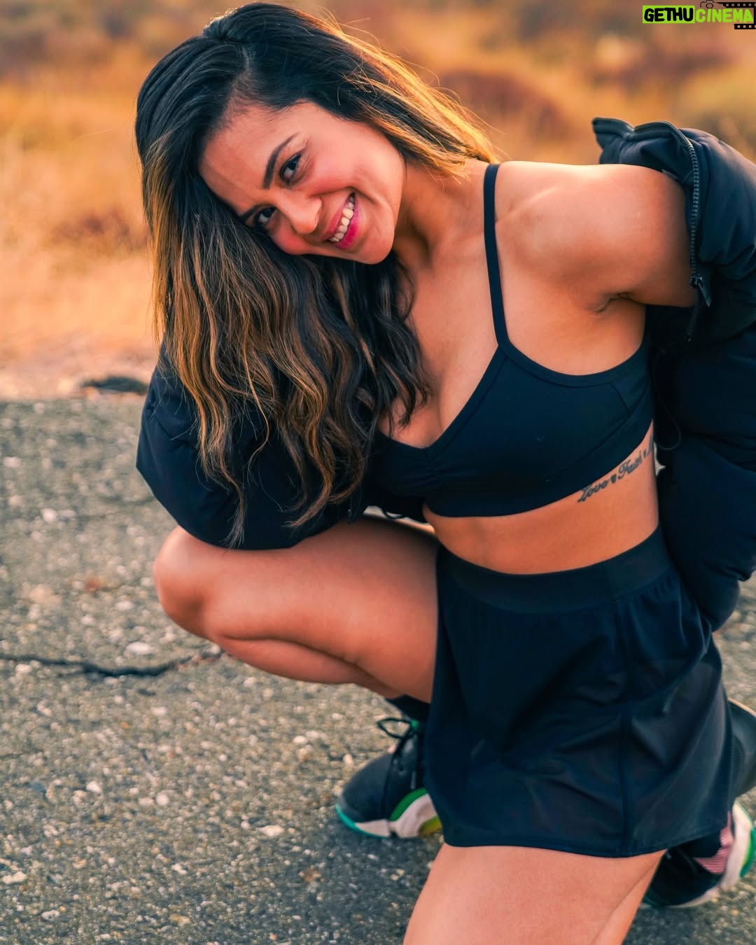 Sana Saeed - 3.7K Likes - Mood - Speaking things into existence 🖤💫
#january #2025 #letstogethermakethisyearcount #photooftheday #losangeles #california #mondaymood #monday #mondaymotivation #sunshine #sendinglove #hike #hikelife #fitnessmotivation