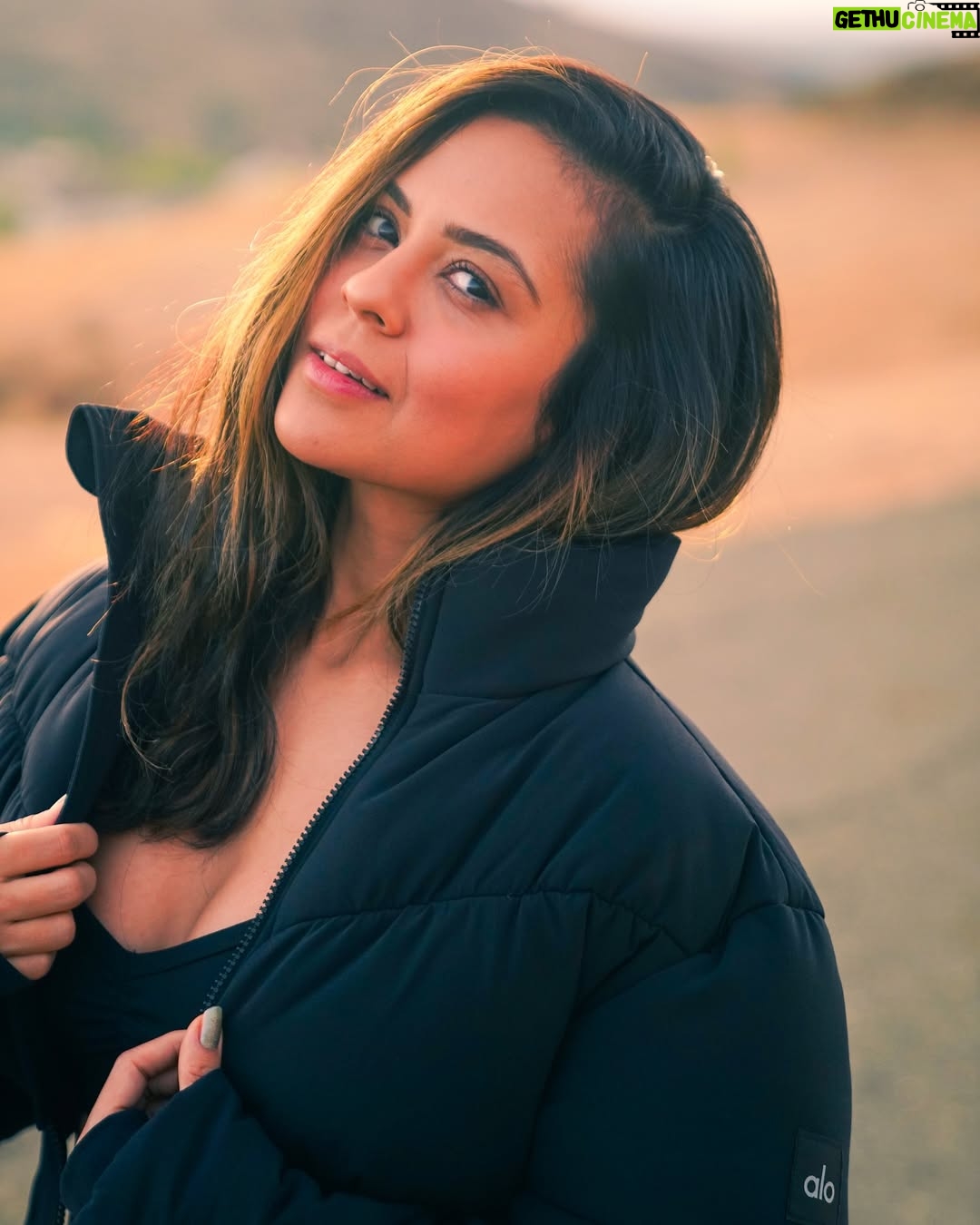 Sana Saeed - 7.4K Likes - I’ve changed so much in a year. It’s beautiful 🖤✨
#december #2024 #letstogethermakethisyearcount #weekend #weekendvibes #photooftheday #losangeles #california #saturday #saturdayvibes #sunshine #sendinglove #hike #hikelife #fitnessmotivation