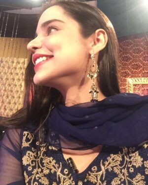 Sana Sarfaraz Instagram - Those who missed Today’s Eid Show on PTV news don’t forget to watch it tomorrow from 1-3pm @newsptvofficial with the loveliest @sophiyanjam @sanasofficial #sanasarfaraz