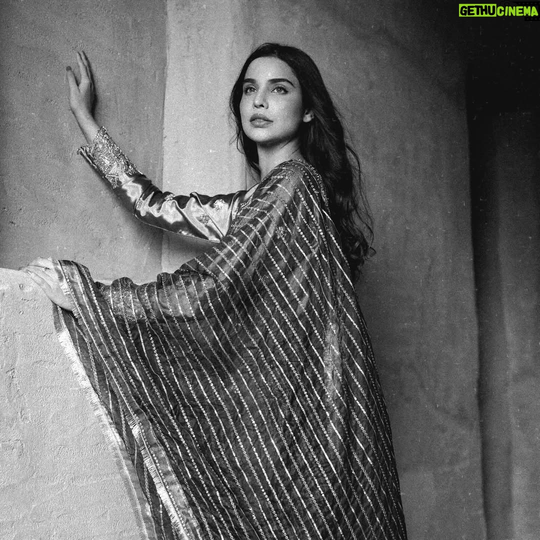 Sana Sarfaraz - 3 Likes - #royal #fashion #ootd #pretaporter