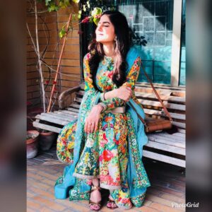 Sanam Baloch Instagram - Got such an amazing response on this dress!!! Recieved Sooo many questions from family, friends & fans that where is it from..?? 😂 so here is the answer 3.. 2.. 1.. Its by none other than the very amazing @officialfahadhussayn Thankyou so much for the lovely dress i loved it and so did everyone!!! P.s now i can sleep in peace 😈