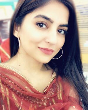 Sanam Baloch Instagram - 🤳