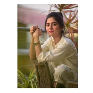 Sanam Baloch Instagram - My nonchalant ways of making you fall in love with me. #Khaas 📸 @emaxtvofficial @abdulmohseephotography #sanambaloch #official #exclusive