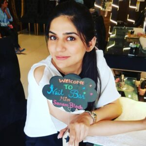 Sanam Baloch Instagram - Once upon a time 🤦🏻‍♀️... 💅🏻💆🏻‍♀️ #majormissingdays❤️ #nailsalon #menicurepedicure
