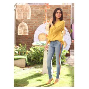 Sanam Baloch Instagram - Casual chic lines and unruffled mustard! #sanambaloch #official #exclusive