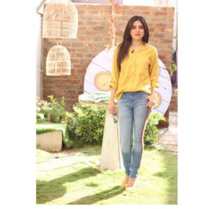 Sanam Baloch Instagram - Casual chic lines and unruffled mustard! #sanambaloch #official #exclusive