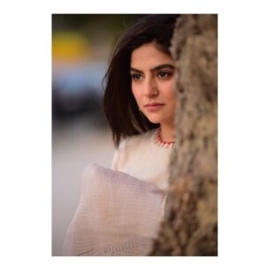 Sanam Baloch Instagram - Let’s play a little peek a boo this weekend! #sanambaloch #official #exclusive