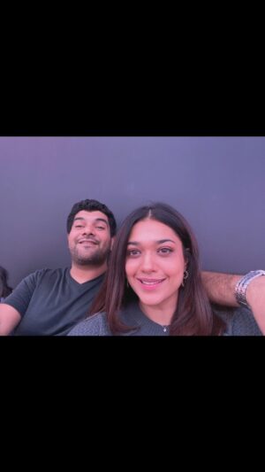 Sanam Jung Instagram - Eight years of knowing each other and eight years of being married .We’ve stood by one another through the toughest times and managed to get ourselves together with each others support. You’ve been my best friend, a great husband and the best dad ! Love you @qassamj88 ♥️ 

#Alhamdulilah