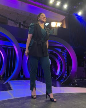 Sanam Jung Instagram - Your moment , OWN IT! 💚

@quizpk 
@saimrajput1 
@aqeelansariofficial 
@faryal_29 
@bolentofficial 

#akhrikhilarikon