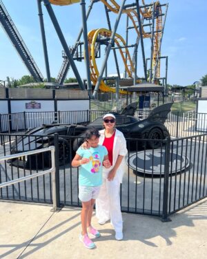 Sanam Jung Instagram - Six Flags Fiesta 
#summer2024 #usa2024 #sanantonio #texas #sixflags