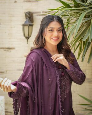 Sanam Jung Instagram - Eid Mubarak to all the lovelies around the world ! May you have a blessed eid ❤️

Mera Pasandeeda Jora by Asim Jofa!
@asimjofa @iamasimjofa
#AsimJofa #IWearAsimJofa #MeraPasandeedaJora #EidEdit #EidDay #Eid #Celebration #embroideredcollection #EidWear #EidOutfit #EidSpecial #EidOutfitInspo #EidMubarak #outfitoftheday #eidulfitar 

Styled by @ebrahimjaliawala
Jewellery @kohar_jewel 
💄 @nabila_salon @goshi.makeupartist
