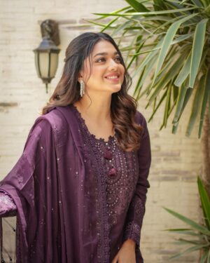 Sanam Jung Instagram - Eid Mubarak to all the lovelies around the world ! May you have a blessed eid ❤️

Mera Pasandeeda Jora by Asim Jofa!
@asimjofa @iamasimjofa
#AsimJofa #IWearAsimJofa #MeraPasandeedaJora #EidEdit #EidDay #Eid #Celebration #embroideredcollection #EidWear #EidOutfit #EidSpecial #EidOutfitInspo #EidMubarak #outfitoftheday #eidulfitar 

Styled by @ebrahimjaliawala
Jewellery @kohar_jewel 
💄 @nabila_salon @goshi.makeupartist