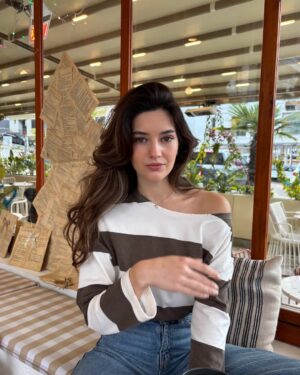 Sanem Babi Instagram - Sanem, Sanem, Sanem ve Sanem.🤭
