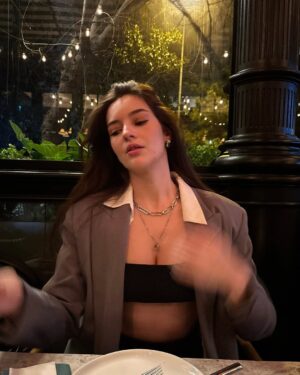 Sanem Babi Instagram - Sanem, Sanem, Sanem ve Sanem.🤭