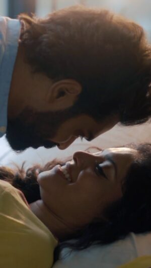 Sangeeta Krishnasamy Instagram - #NaanaHyraanaa BGM with the one and only @sangeeta_krishnasamy 

Current addiction!!! 
#GameChanger @alwaysramcharan  @kiaraaliaadvani 

Cinematographer @ideamoney_productions 
Styling and Makeup by @brriyanjohn 
Wardrobe courtesy @mehr_bys & @nish.500
Production manager @viswan_amarasan