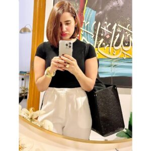 Saniya Shamshad Instagram - Dear October, I have hopes. 🤍