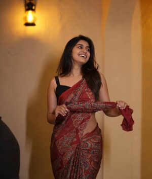 Sanjana Anand Instagram - Too many saree series????!!!!! 
.
.
How much is tooo much?🙊😁
.
.
.
.
Pc : @lucky_creation_888 
Mua : @shruthiashwath_makeupartist 
Saree : @avira_udupu